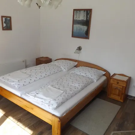 Feriehus Almafas Jakuzzis Vendeghaz Orseg *