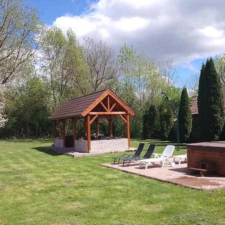 Almafas Jakuzzis Vendeghaz Orseg *